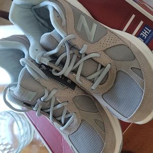 NWT New Balance 877 walking shoes